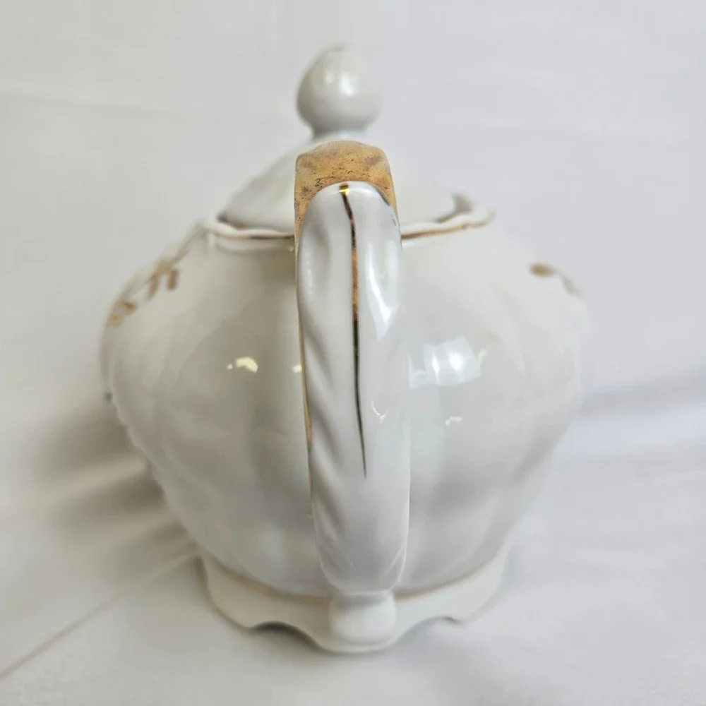 Musical Teapot Made in Japan Floral Bouquet Design Gold Trim Porcelain Vintage